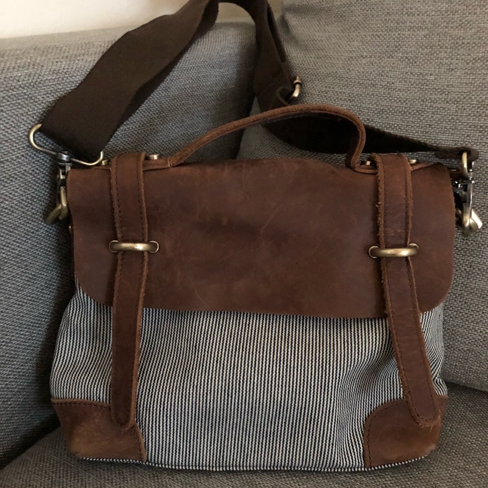 Jesslyn Blake crossbody handbag